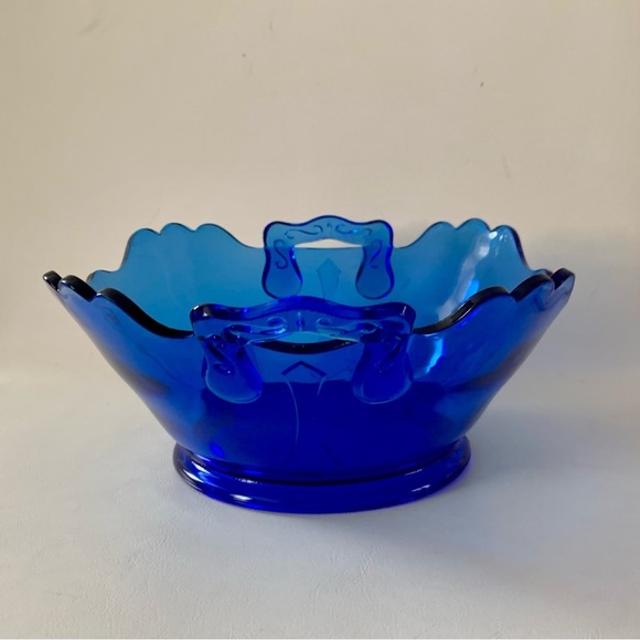 1970 Vintage Elegant Blue Glass Bowl With A Handles - Picture 9 of 14